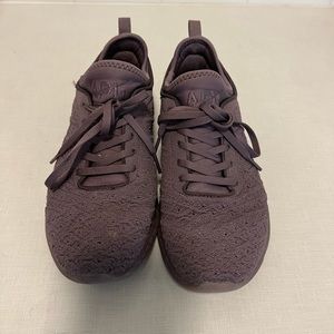 APL Propulsion Phantom dusty grape workout shoes 8.5